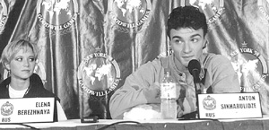 38.Антон и Лена на пресс-конференции во время Игр Доброй Воли 1998